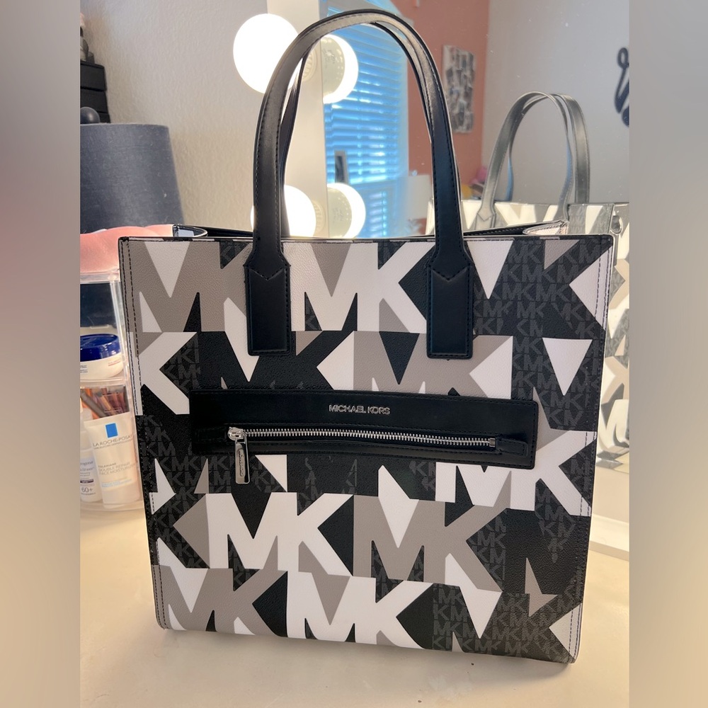 *RARE PRINT* Michael Kors Kenly Large Tote